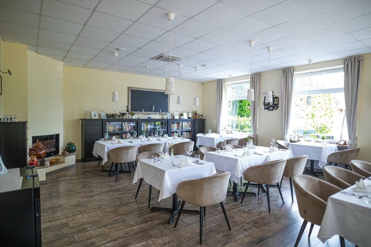 Bonne Chance Restaurant And Hotel Bazakerettye Luaran gambar