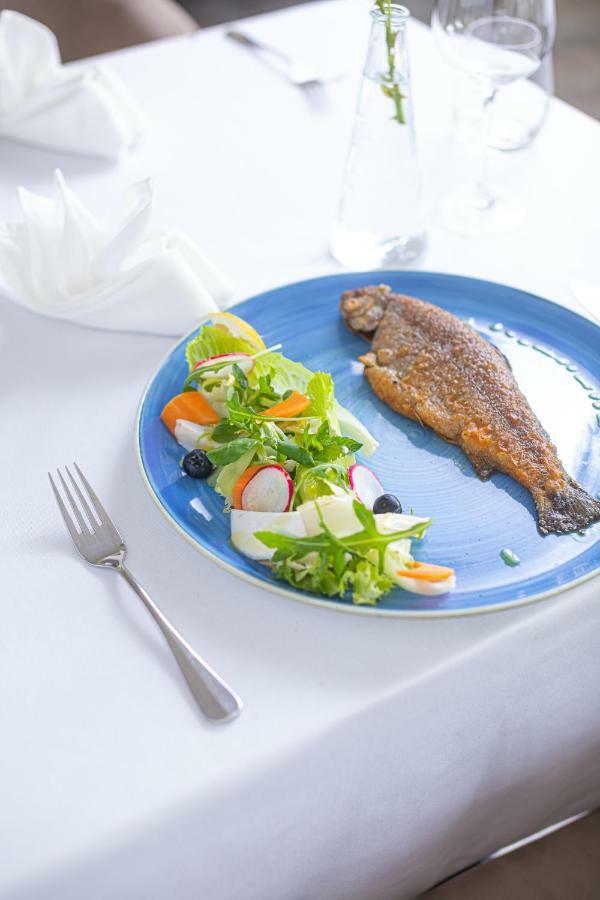 Bonne Chance Restaurant And Hotel Bazakerettye Luaran gambar