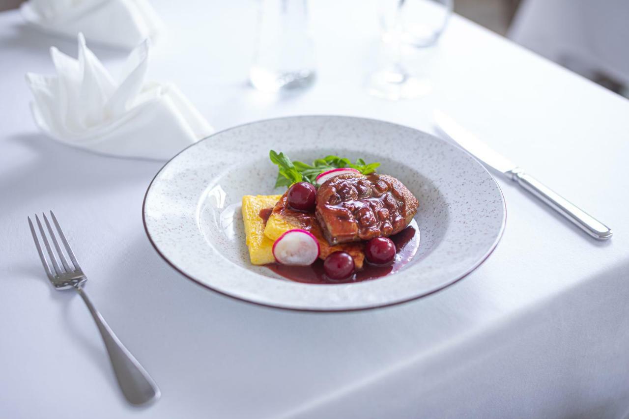 Bonne Chance Restaurant And Hotel Bazakerettye Luaran gambar